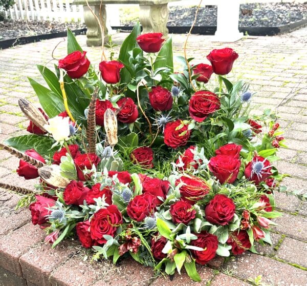 red rose urn tribute